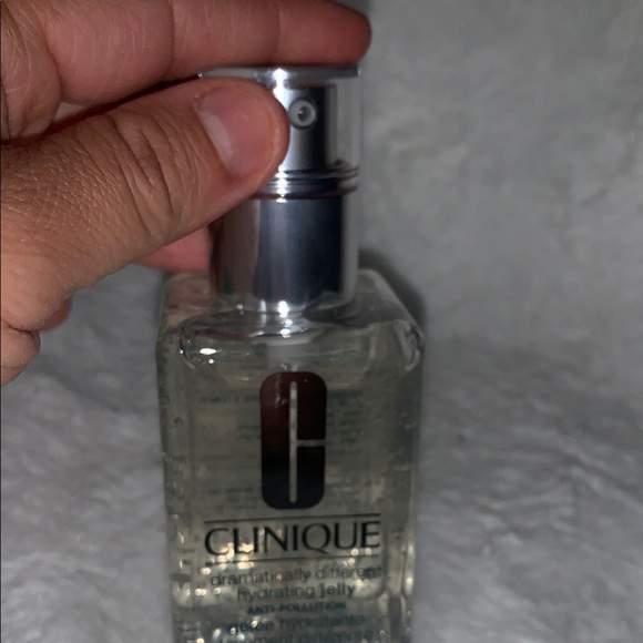Clinique Dramatically Different Hydrating Jelly - Green - Picture 3 of 6
